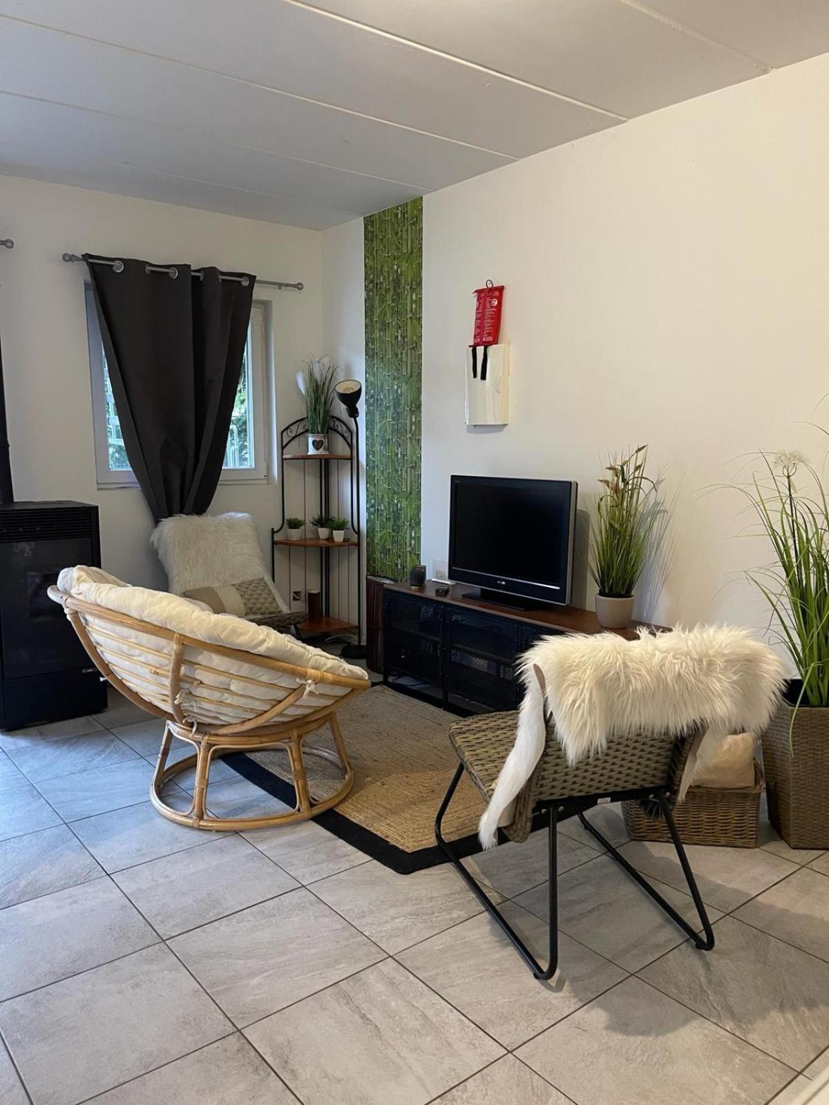 Perle De Coton Pour Duo De Charme Apartment Anhee Exterior photo